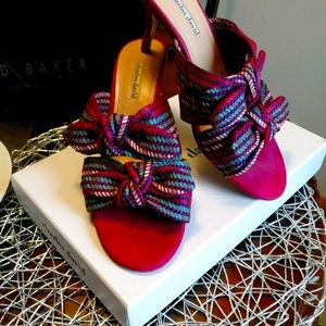 CHARLES DAVID SOUFFLE BOW SANDALS